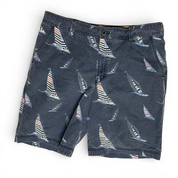 IZOD Other - IZOD Saltwater Sailboat Print Shorts Mens 36 Blue Cotton Flat Front